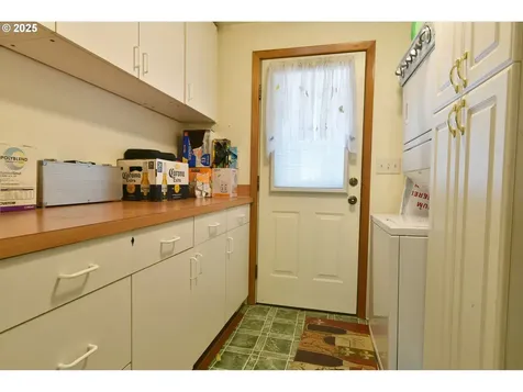 5902 NE 11th Avenue Portland OR 97211