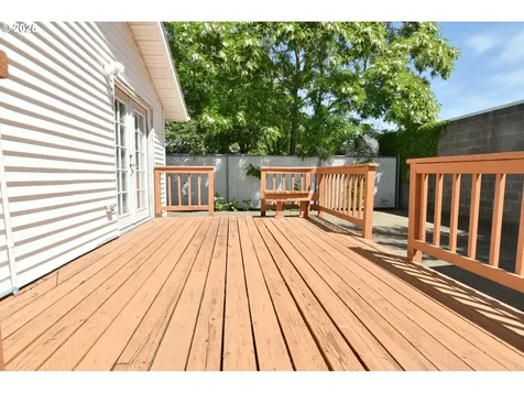 5902 NE 11th Avenue Portland OR 97211