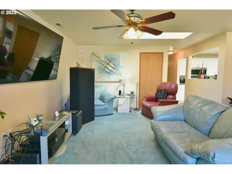 5902 NE 11th Avenue Portland OR 97211