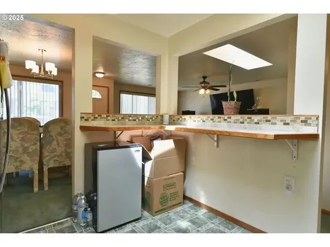 5902 NE 11th Avenue Portland OR 97211