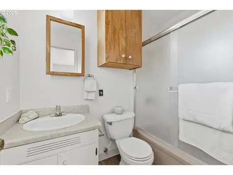 810 E 37th Avenue Eugene OR 97405