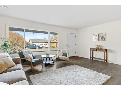 810 E 37th Avenue Eugene OR 97405