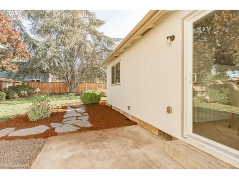 651 T Street Springfield OR 97477