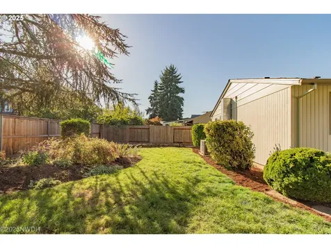 651 T Street Springfield OR 97477