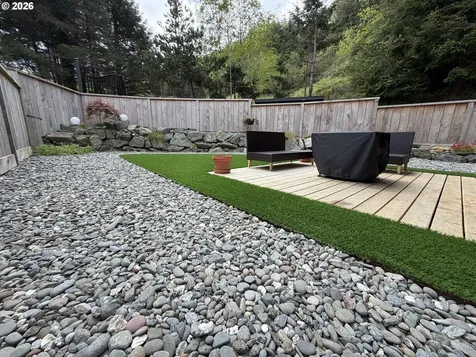94254 11th Street Gold Beach OR 97444