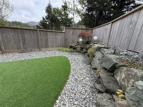 94254 11th Street Gold Beach OR 97444
