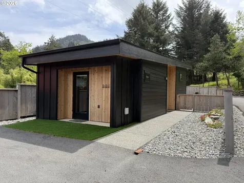 94254 11th Street Gold Beach OR 97444
