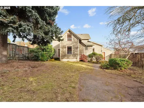 1106 SW Gibbs Street Portland OR 97239