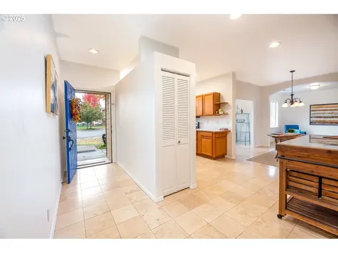 1299 Peets Court Eugene OR 97402