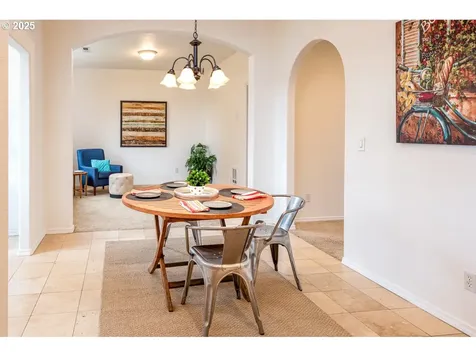 1299 Peets Court Eugene OR 97402