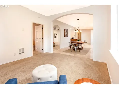 1299 Peets Court Eugene OR 97402