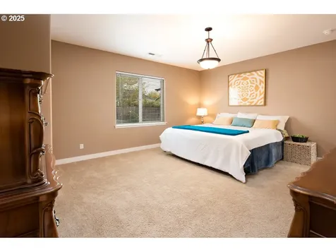 1299 Peets Court Eugene OR 97402