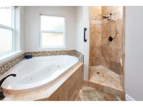 1299 Peets Court Eugene OR 97402