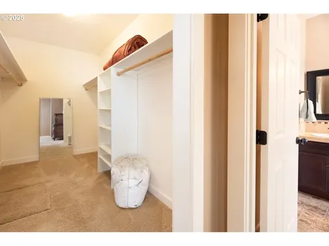 1299 Peets Court Eugene OR 97402