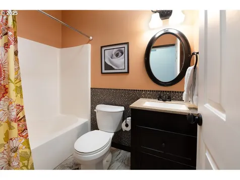 1299 Peets Court Eugene OR 97402