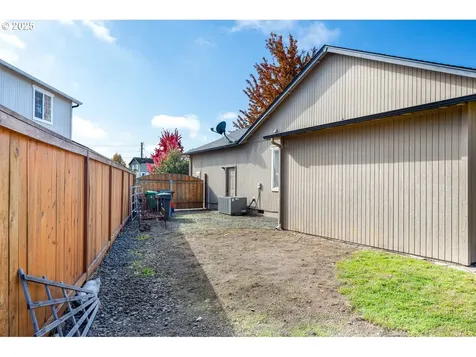 1299 Peets Court Eugene OR 97402