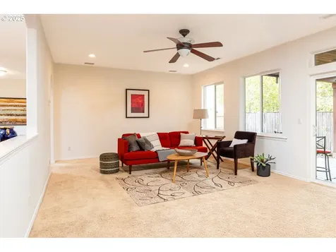 1299 Peets Court Eugene OR 97402