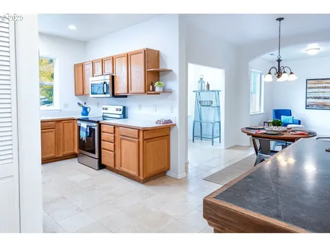 1299 Peets Court Eugene OR 97402