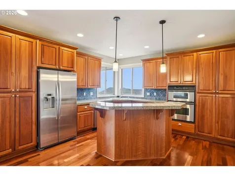 49 Essex Drive Kelso WA 98626