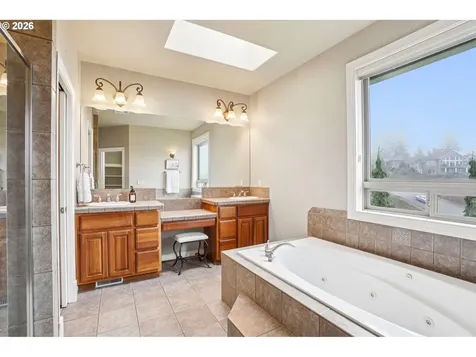 49 Essex Drive Kelso WA 98626