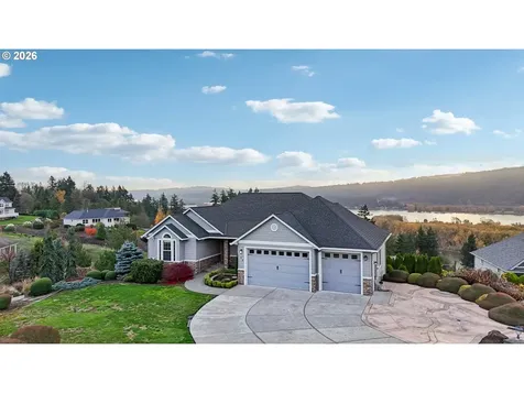 49 Essex Drive Kelso WA 98626