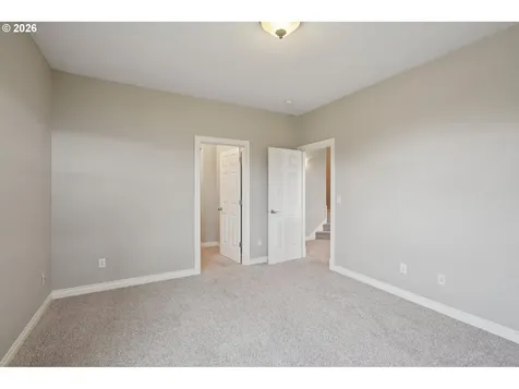 49 Essex Drive Kelso WA 98626