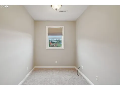 49 Essex Drive Kelso WA 98626