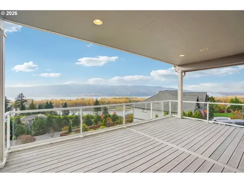 49 Essex Drive Kelso WA 98626
