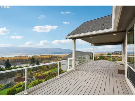 49 Essex Drive Kelso WA 98626