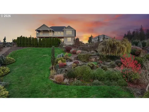 49 Essex Drive Kelso WA 98626