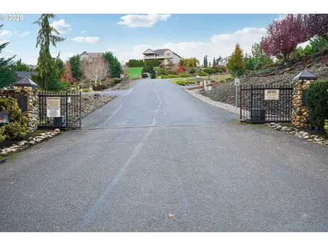 49 Essex Drive Kelso WA 98626