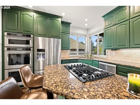 12021 SE Summer Place Clackamas OR 97015