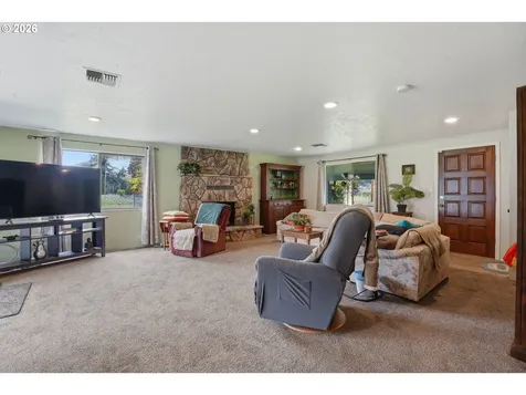 48974 SE Fairview Street Mill City OR 97360
