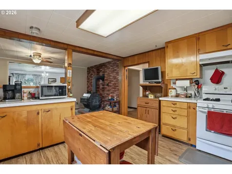 48974 SE Fairview Street Mill City OR 97360