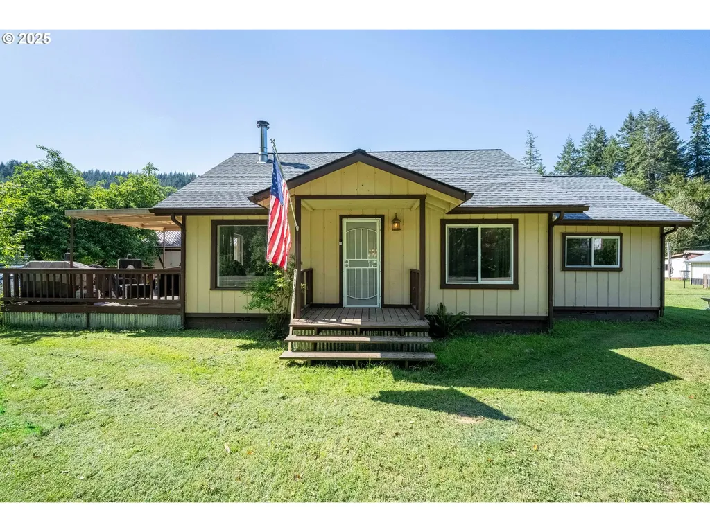 99996 Lone Pine Lane Myrtle Point OR 97458