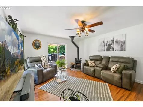 99996 Lone Pine Lane Myrtle Point OR 97458