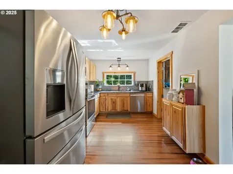 99996 Lone Pine Lane Myrtle Point OR 97458