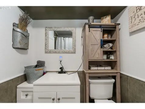 99996 Lone Pine Lane Myrtle Point OR 97458