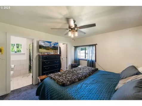 99996 Lone Pine Lane Myrtle Point OR 97458