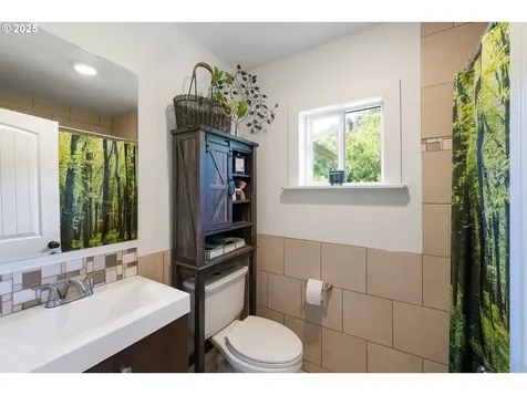 99996 Lone Pine Lane Myrtle Point OR 97458