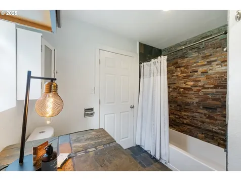 99996 Lone Pine Lane Myrtle Point OR 97458