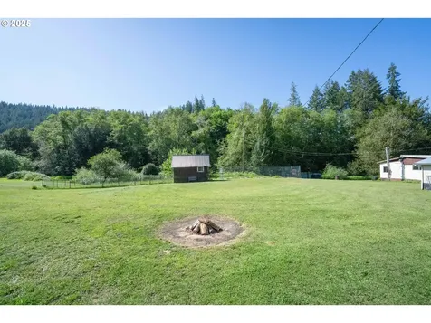 99996 Lone Pine Lane Myrtle Point OR 97458