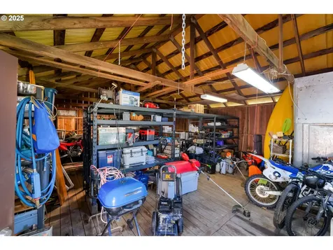 99996 Lone Pine Lane Myrtle Point OR 97458