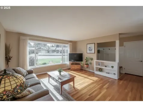 4092 Penny Drive S Salem OR 97302