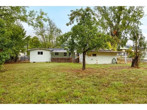 1048 Seeley Street Myrtle Creek OR 97457