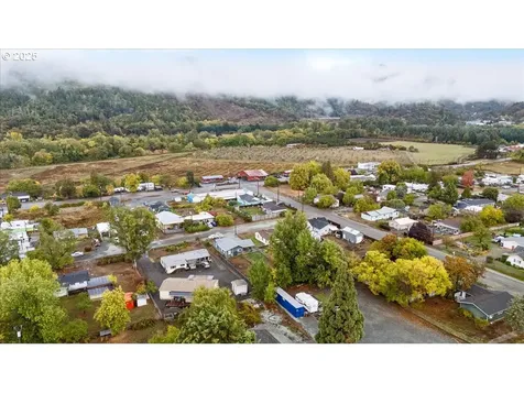 1048 Seeley Street Myrtle Creek OR 97457