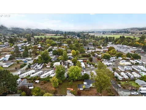 1048 Seeley Street Myrtle Creek OR 97457