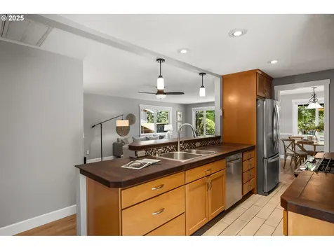 1775 Sunset Avenue West Linn OR 97068