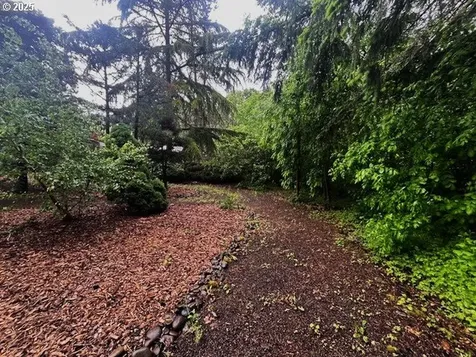 8304 SW Davies Court Portland OR 97223