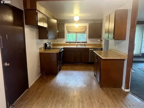 8304 SW Davies Court Portland OR 97223